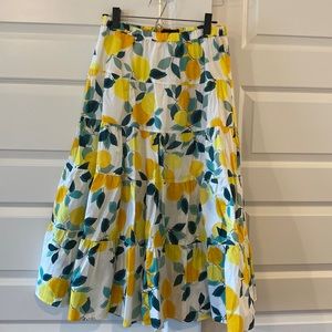 Beautiful lemon print maxi skirt - like new!